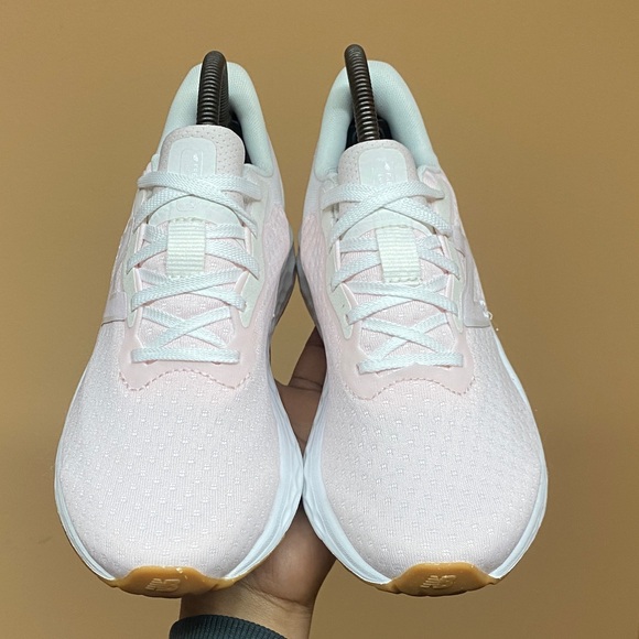New Balance Fresh Foam Arishi V4 Women's Running Sneakers “White Pink Gum” SZ 8 - Picture 12 of 16